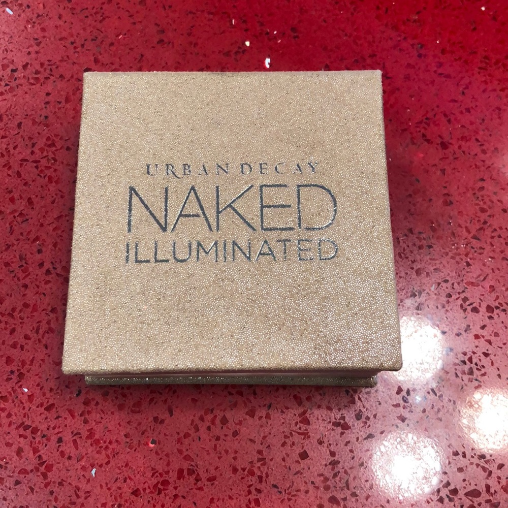 Urban Decay. Naked. Illuminated.